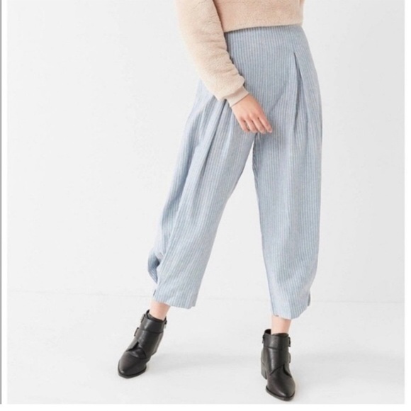 Urban Outfitters Cropped Gathered Pant Blue White Stripe S - Picture 1 of 10